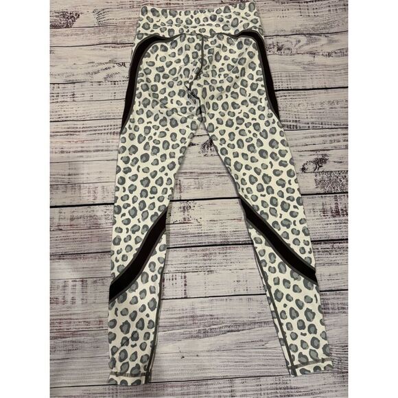 Violate the Dress Code White Leopard Leggings in White/Gray Size Small - Picture 6 of 6